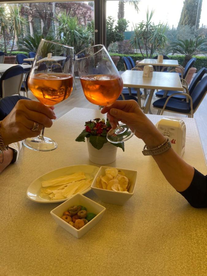 Locanda Al Santuario Peschiera del Garda Luaran gambar